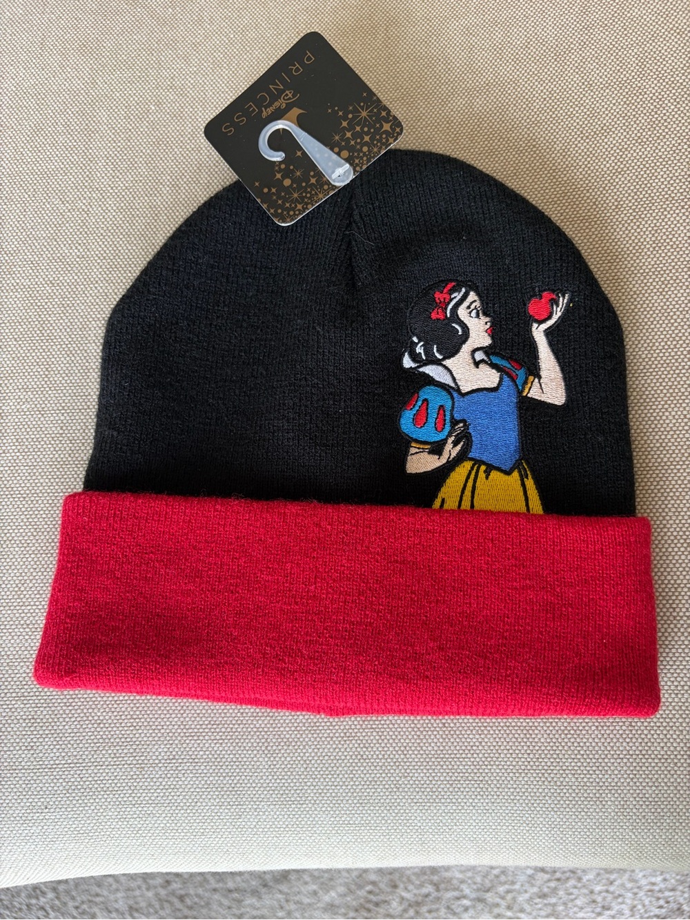 Disney Snow White Knit Hat - Black and Red